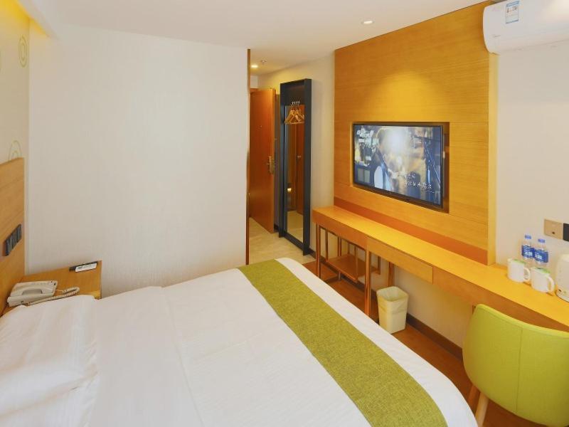 Greentree Inn Shanghai Jingan District Qipu Road Tiantong Road Subway Station Express Hotel Exterior photo
