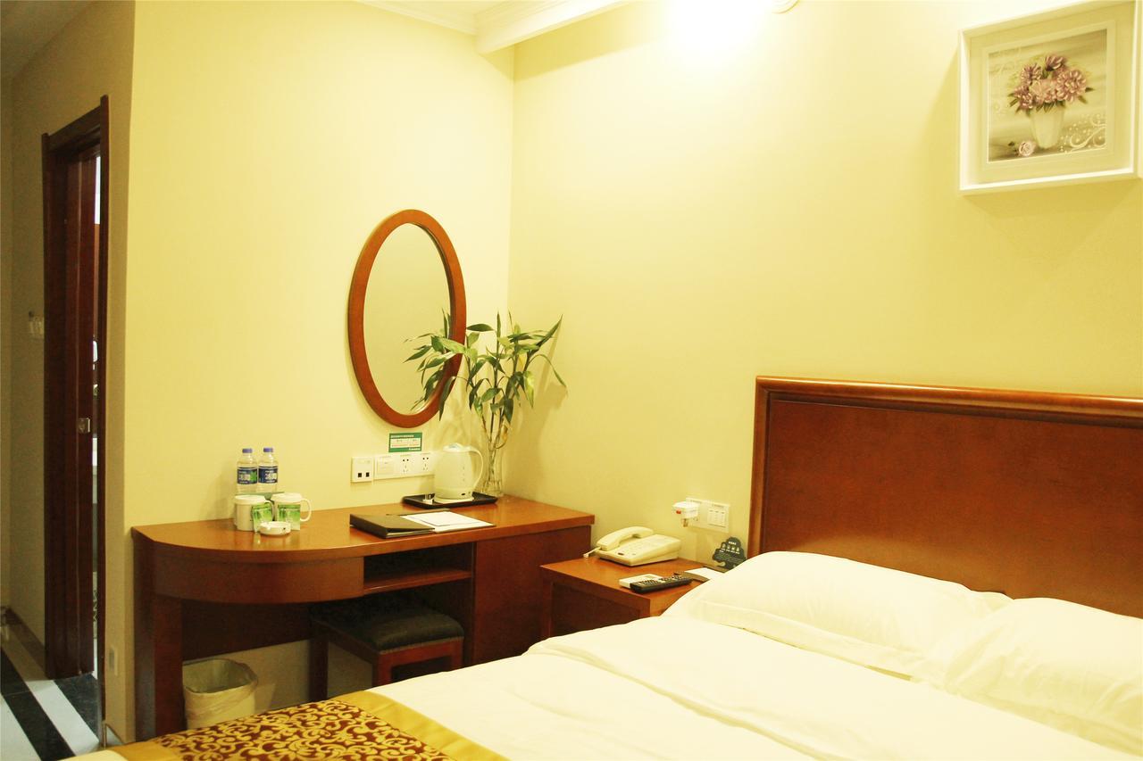 Greentree Inn Shanghai Jingan District Qipu Road Tiantong Road Subway Station Express Hotel Exterior photo